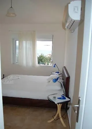 Gialos Village Beach Apartments 4*